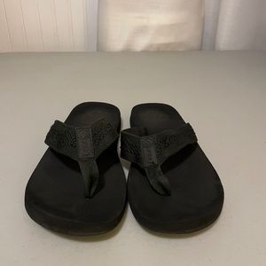 Reef flip flops women’s size 8